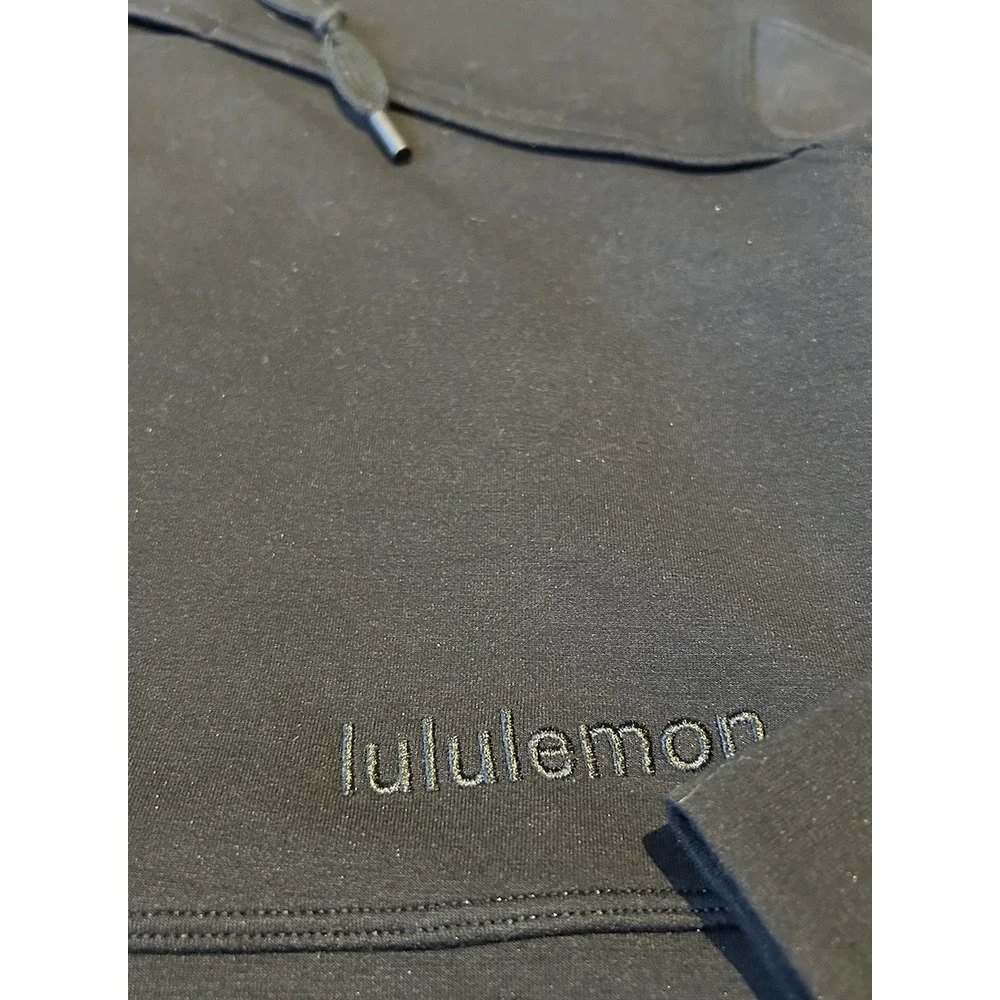 Lululemon Get Centered Cropped Hoodie Lululemon‎ Spellout Logo Size 6 Black